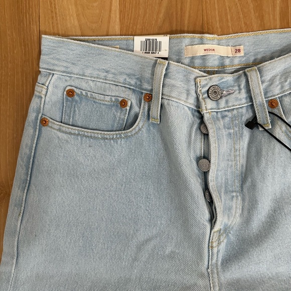 Levi’s Wedgie Jeans - Picture 5 of 6